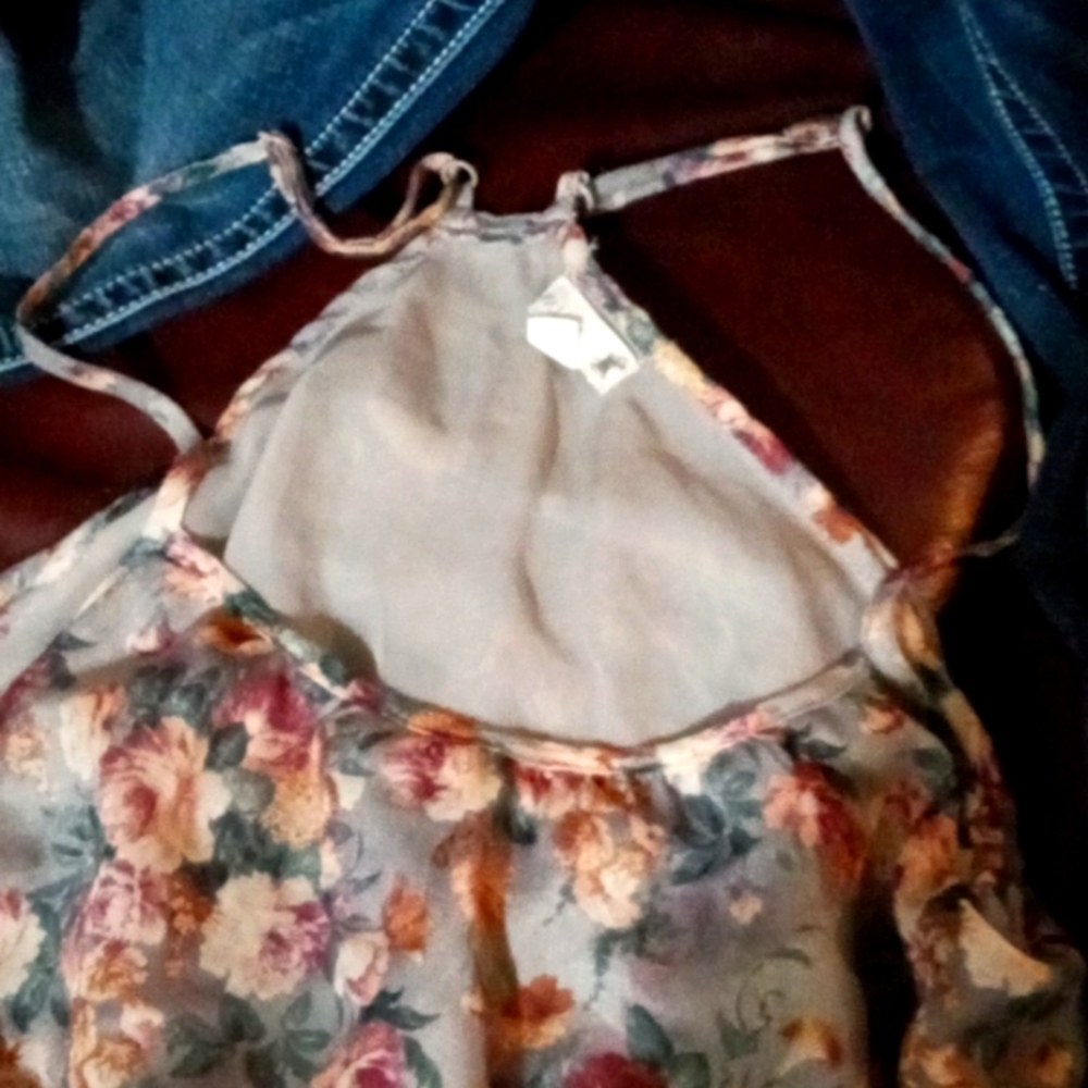 Woman's Flowered Tank Top Size M